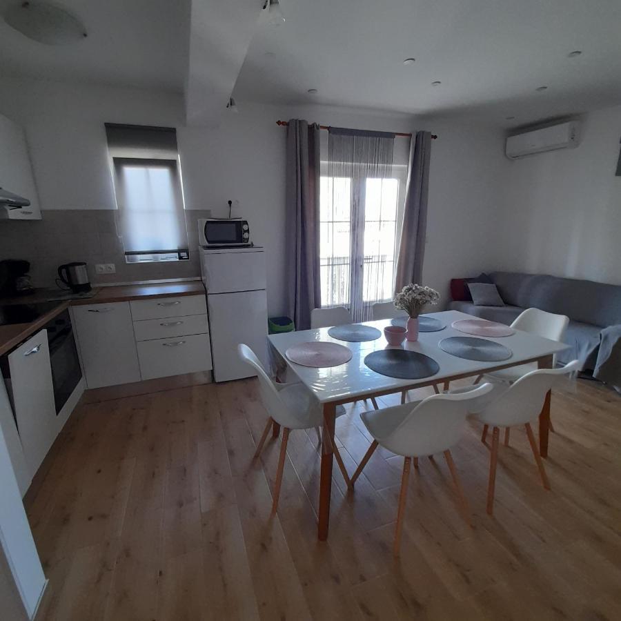 Apartments Filipovic บีโอกราดนาโมรู ภายนอก รูปภาพ